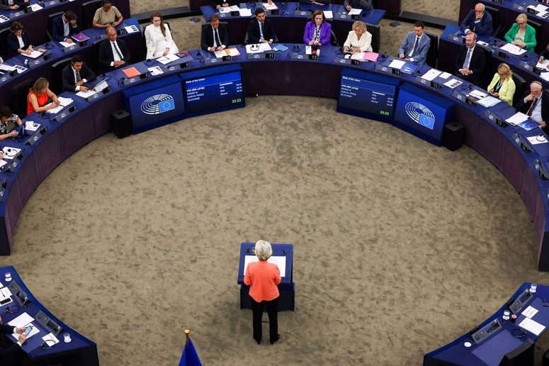 Glavna fotografija članka:(ODZIVI) Slovenski poslanci o nagovoru von der Leyen: Veliko o spravljivosti, številna vprašanja ostala neodgovorjena