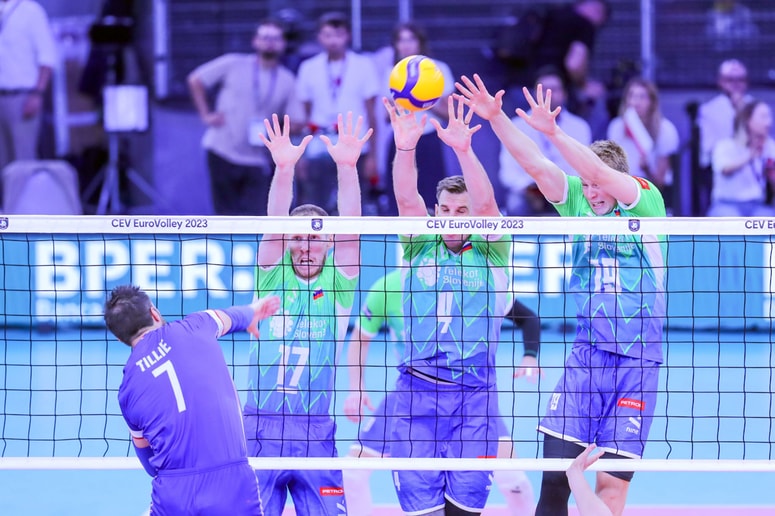 Glavna fotografija članka:(KOMENTAR) Ko se igra vrhunska odbojka, so Slovenci zraven