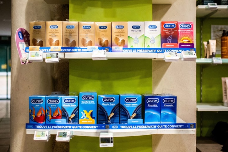 Podjetje Karex letno proizvede več kot pet milijard kondomov in z njimi oskrbuje vodilne svetovne znamke, kot sta Durex in Trojan. 