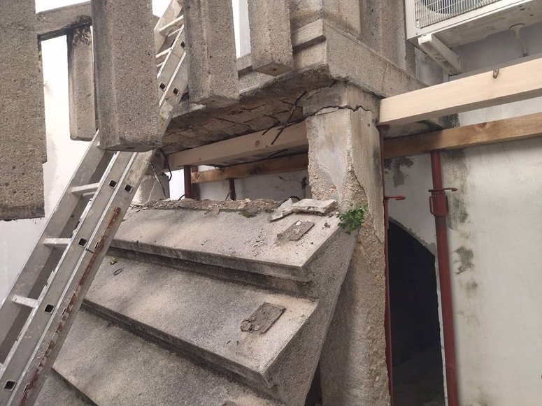 Porušeno stopnišče na Rabu