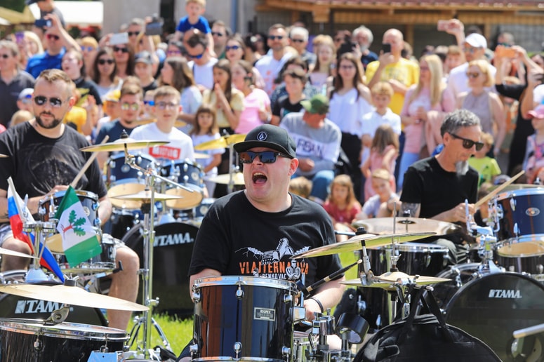 Glavna fotografija članka:Na Ptujskem gradu bo jutri znova bobnelo. Prihaja 30 bobnarjev