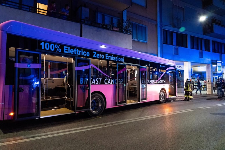 Glavna fotografija članka:Pri Benetkah nova nesreča električnega avtobusa, poškodovanih 15 oseb