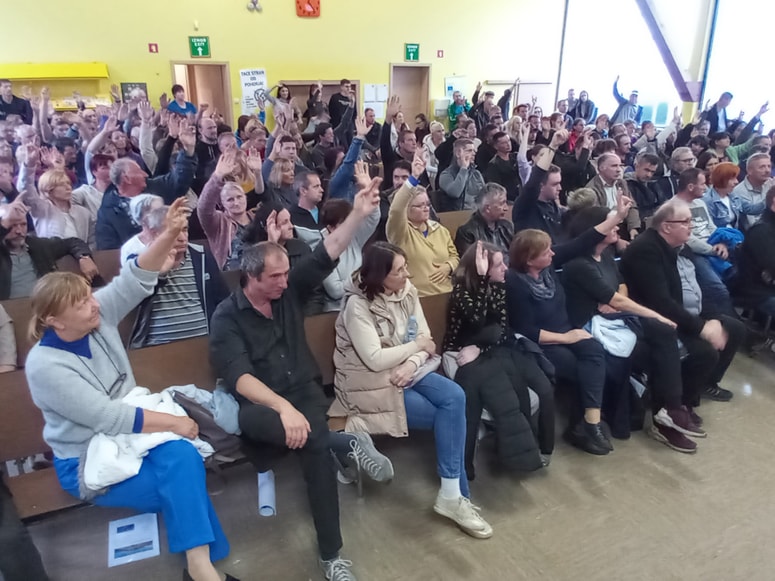 Projekt je trčil tudi ob širno neodobravanje domačinov. 