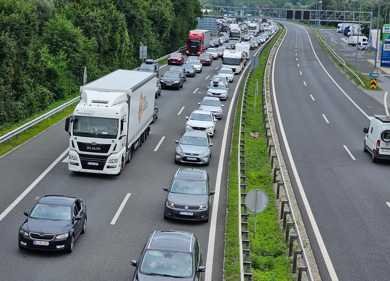 Predlog opredeljuje tudi novo vrsto kratkoročne elektronske vinjete - enodnevno. Ta se bo začela uporabljati najpozneje s 25. marcem 2030.