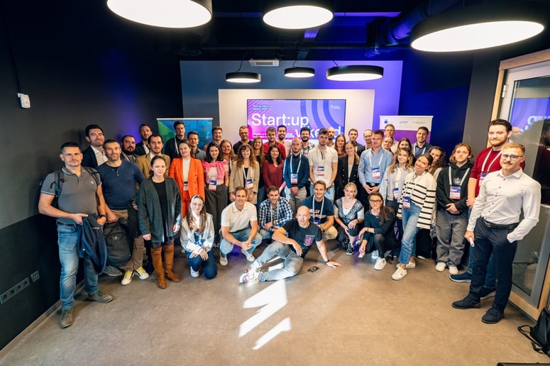 Več kot 40 udeležencev je tri dni v Tovarni podjemov razvijalo svoje podjetniške ideje.