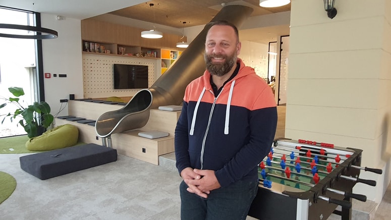 Peter Ladič, direktor podjetja Intera: "Z mlado generacijo so določeni izzivi, saj ni zadovoljna samo z delovnim mestom in plačilom, ampak jo zanima, kje se vidijo čez tri ali pet let."  