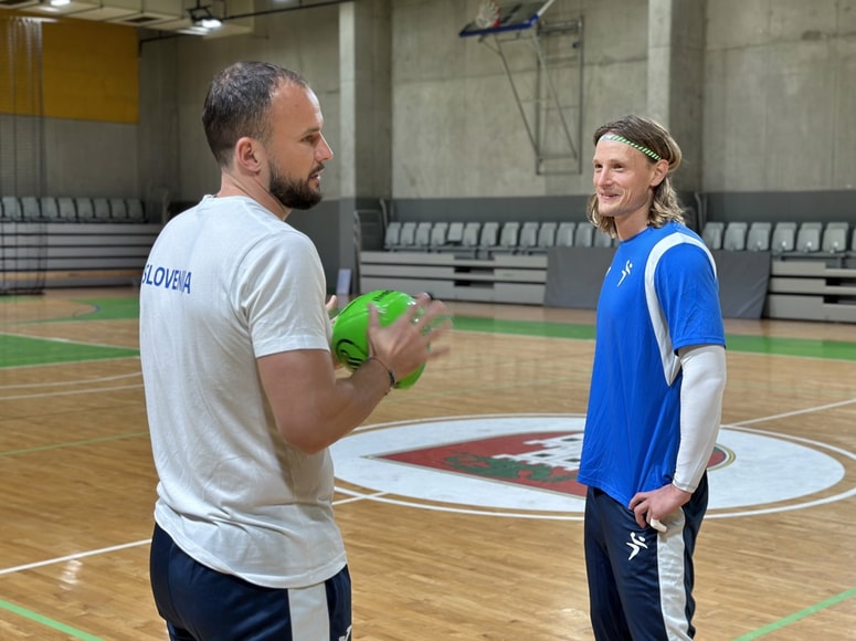 Jure Dolenec je doslej za Slovenijo nastopil na 205 tekmah in zabil rekordnih 713 golov. 