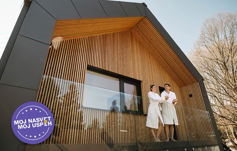 Glavna fotografija članka:Bivanje v leseni montažni hiši je bivanje z naravo