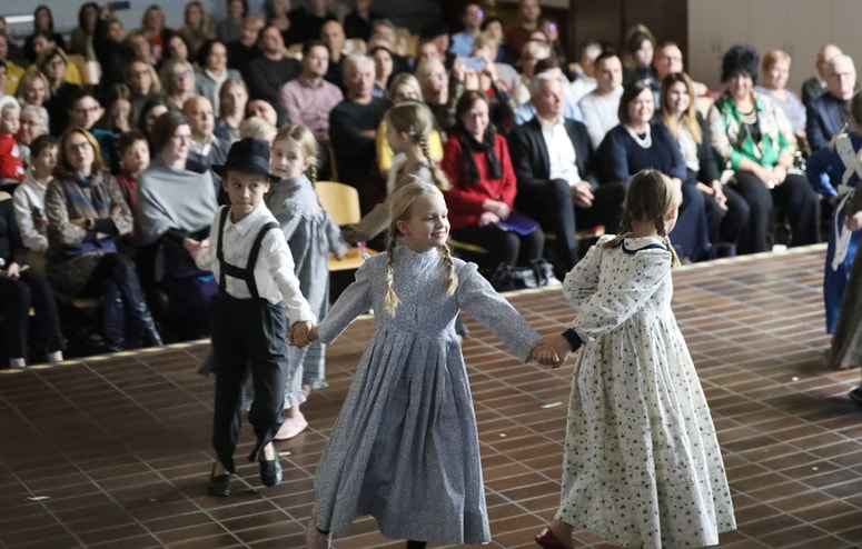 Glavna fotografija članka:(FOTO) 45. rojstni dan Osnovne šole Tabor I Maribor: Sijoča v lepoti sodobnega časa