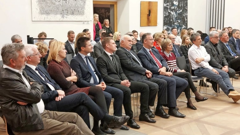 Priznanja Naj primorsko podjetje 2022 so po izboru strokovne komisije v svojih kategorijah prejela podjetja Hidria, Vitanest in Te.sis, posebni priznanji sta prejela podjetje Intra Lighting in združenje Po Primorsko.