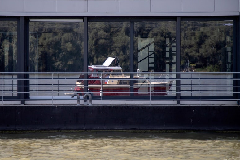 Trupli so našli v spodnjem toku reke Donave. Fotografija je simbolična. 