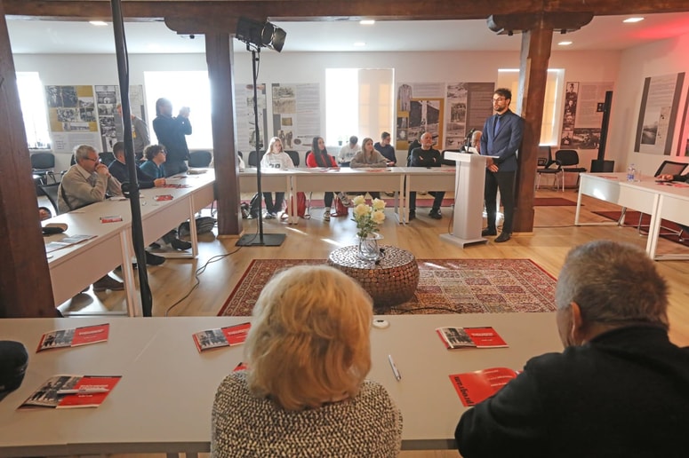 Glavna fotografija članka:(FOTO in VIDEO) Slovenski zgodovinarji v Stalagu o prihodu Rdeče armade v Prekmurje