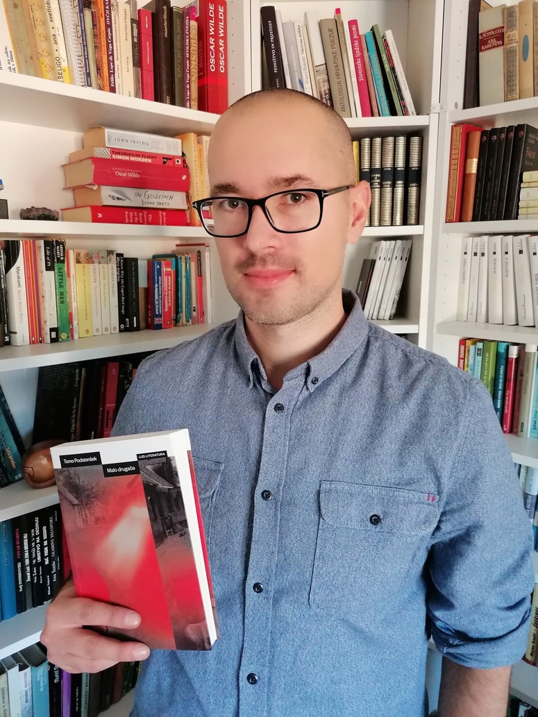 "Gre za skoraj arhetipsko situacijo - en brat je črna ovca, drugi bela," o eni od pripovednih linij novega romana razmišlja pisatelj.