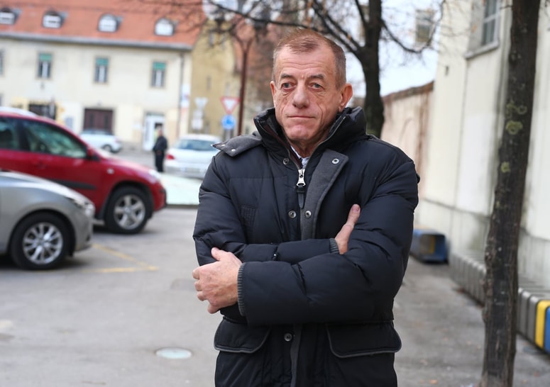 Poslovnež Franc Jager pravi, da ljubezen ne pozna meja. 