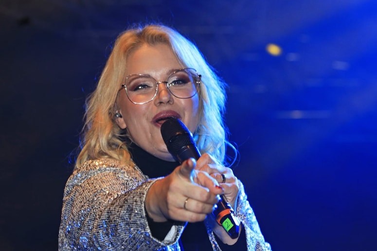 Tudi njena avtorska projekta so nadrejeni nenadno ukinili.