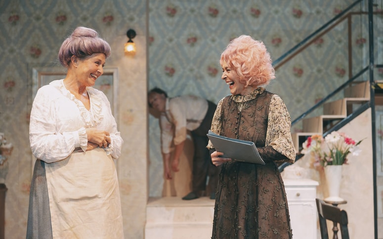 Judita Zidar in Mirjam Korbar 