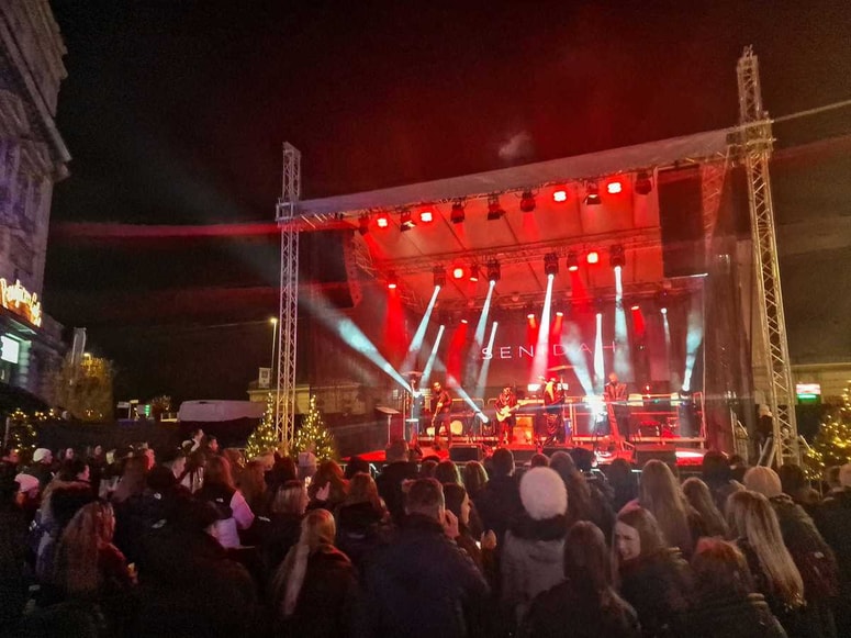 Senidah je za krajši čas prekinila koncert. Fotografija je simbolična.