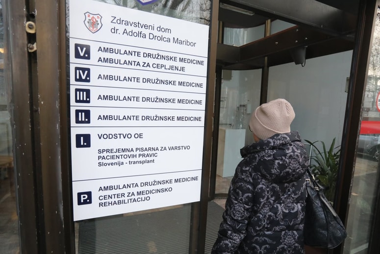 Pomanjkanje zdravnikov v Mariboru pomagajo lajšati tudi pediatri.
