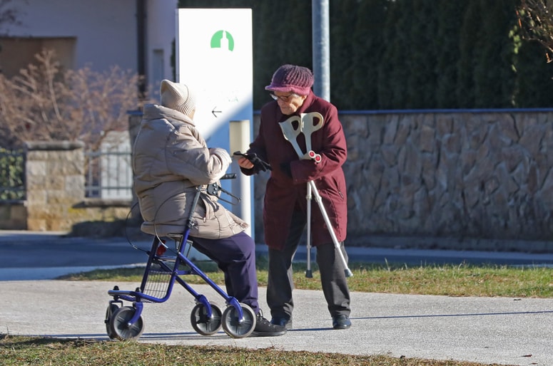 Povpraševanje po delavcih v socialnem varstvu že nekaj časa presega ponudbo na trgu dela, hkrati gre za dejavnost posebnega pomena zaradi demografskih sprememb in staranja prebivalstva. 