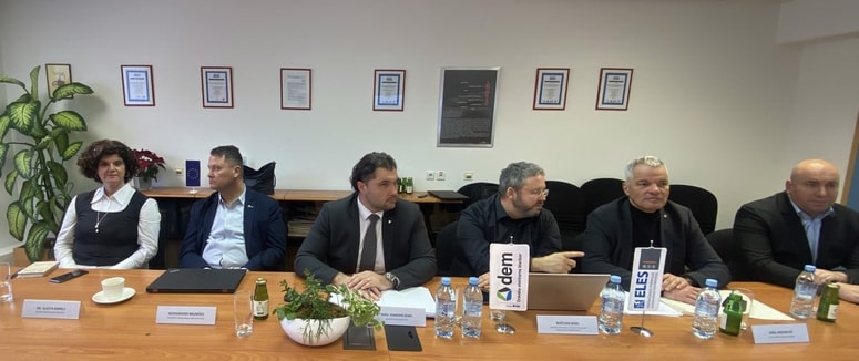 Vlasta Krmelj, Aleksander Brunčko, Damjan Seme, Boštjan Barl, Saša Arsenovič in Gregor Žmak na ustanovitveni seji 