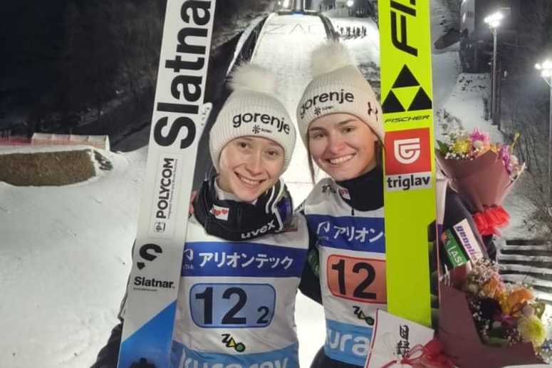 Ne le Nika Prevc (levo), tudi Nika Križnar napoveduje boj za stopničke. 