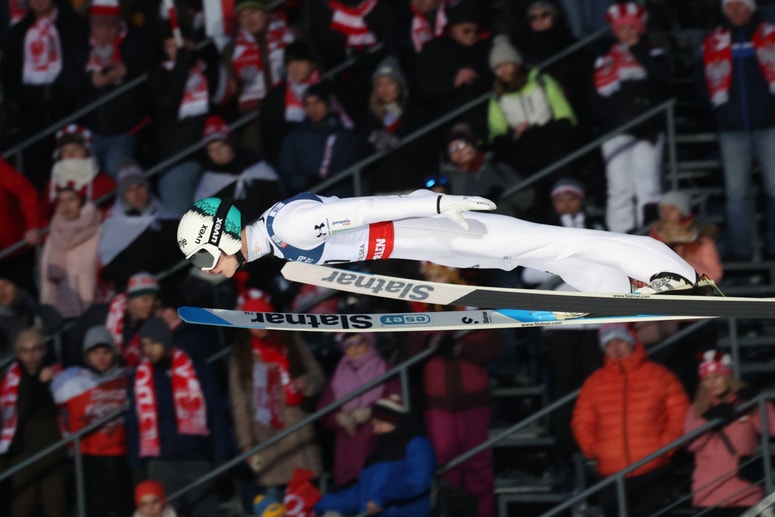 Glavna fotografija članka:Šport na TV