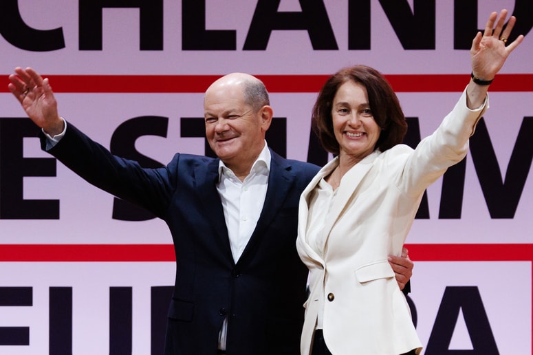 Kancler Olaf Scholz in evroposlanka Katarina Barley napovedujeta prizadevanja za poraz skrajne desnice na junijskih evropskih volitvah. 