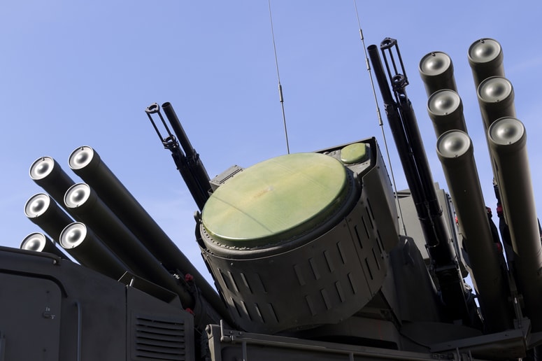 Ključno dodatno tveganje za proračun predstavlja predvideno povečanje obrambnih izdatkov. 