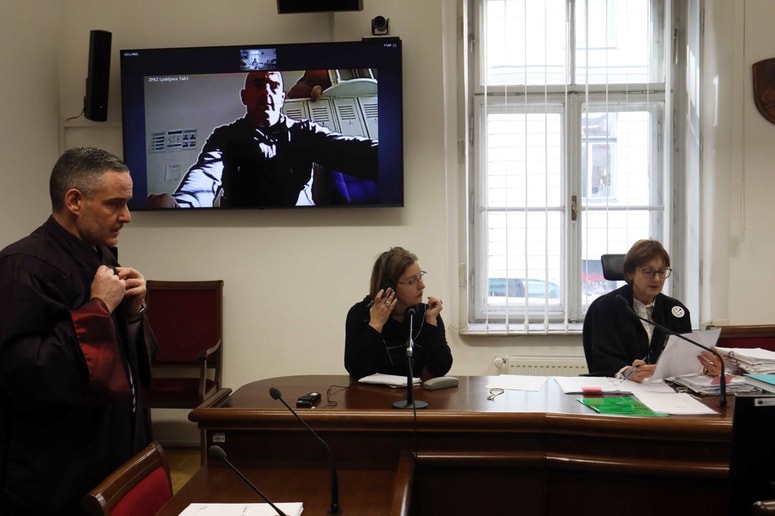 Viktor Trivunović se ni strinjal, da bi se predobravnavni narok zanj opravil prek videokonference, zato je bil narok preložen na konec februarja. 