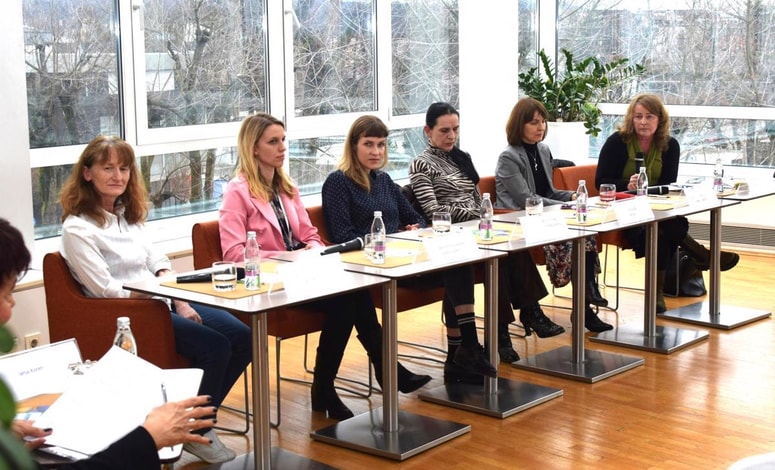 Ženske v znanosti in za znanost 