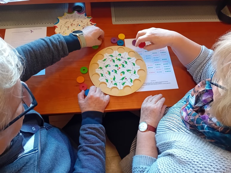 Vadba poteka v skupini, zato je obenem prijeten družabni dogodek, po dogovoru pa tudi individualno. 