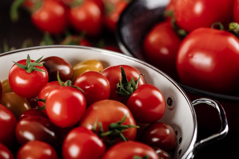 Glavna fotografija članka:Tudi pozimi si lahko privoščite svež, sočen slovenski paradižnik