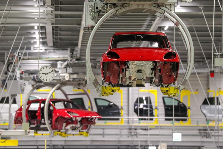 Nemška tovarna. Fotografija je simbolična. 