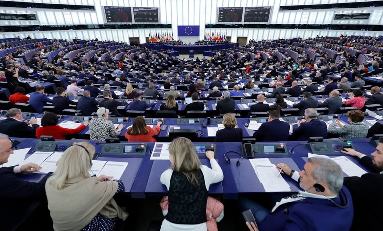 epa11184109 Members of the European Parliament (MEP's) during a voting session of the European Parliament in Strasbourg, France, 27 February 2024. The EU Parliament's session runs from 26 till 29 February 2024. EPA/RONALD WITTEK 