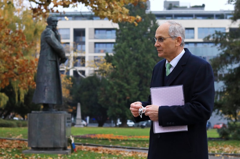 Boris Sovič, novembra 2021 razrešeni predsednik uprave Elektra Maribor, zahteva ničnost sklepa nadzornega sveta in 146 tisoč evrov odškodnine. 