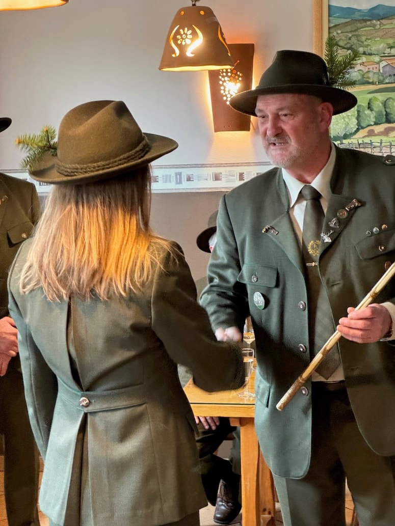 Tadeji Toplak je po krstu čestital predsednik LZ Maribor Marjan Gselman. 