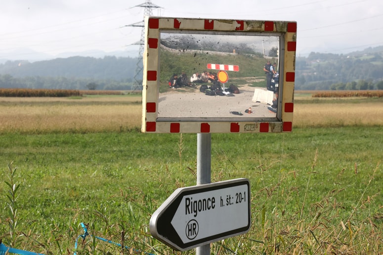 Glavna fotografija članka:(POGLED) Črtice izpod Pece: Vse naše nestrpnosti - migrantskega vala nikar in nikjer!