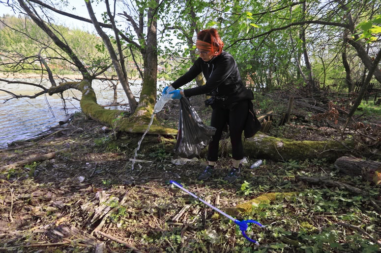 V bistvu sta zbiranje odpadkov in njihovo odlaganje na enem mestu škodljiva.