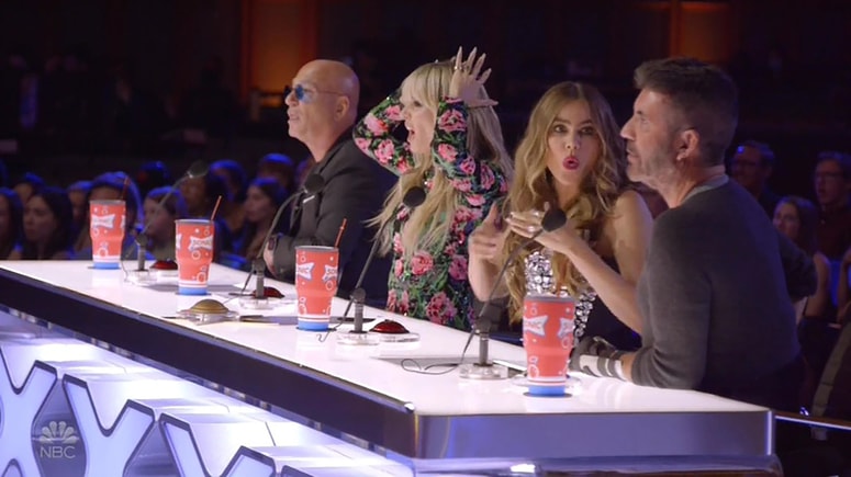Howie Mandel, Heidi Klum, Sofia Vergara in Simon Cowell so si ogledali tudi nastop Gozda strahov. Kako jim je bil všeč, pa bomo še izvedeli.
