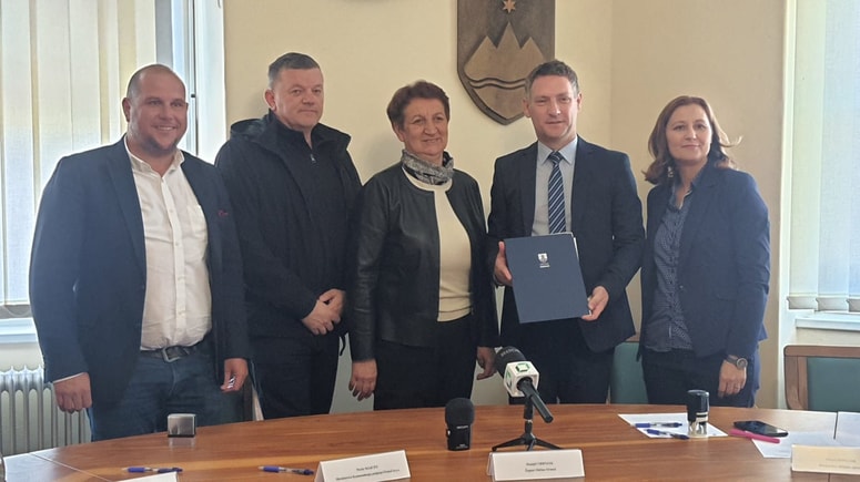 V Ormožu so slavnostno podpisali pogodbo za komunalno ureditev Ekonomsko-poslovne cone Glinokop.