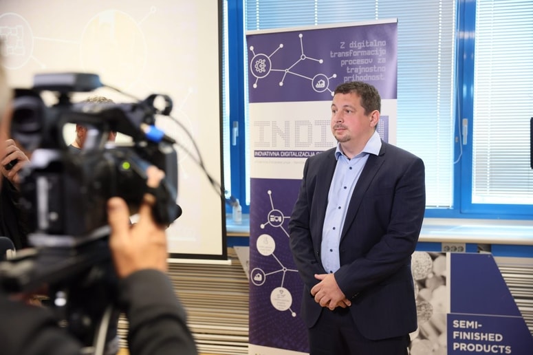 "Glavna prednost je digitalizacija poslovanja, s tem bomo razbremenili zaposlene. Določene procese smo digitalizirali in prihranili veliko časa," je dejal vodja projekt Indigo dr. Denis Špelič.