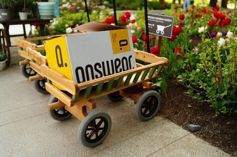 Glavna fotografija članka:Answear Slovenija s trajnostno zgodbo Wear&Share