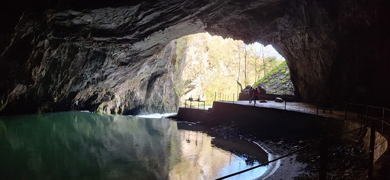 Vhod v Planinsko jamo 