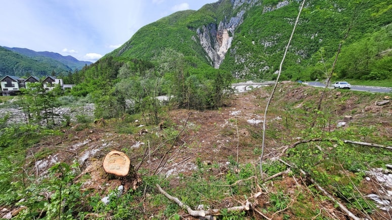 Degradirano območje z razgledom na slap Boka s parkiriščem bi občina uredila, zavod za varstvo narave pa ne soglaša s predlaganimi načrtom.