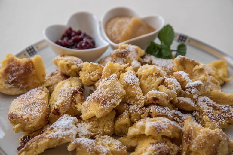 Glavna fotografija članka:Najprej je to okus po otroštvu. Ampak - isti šmorn? Niti slučajno!