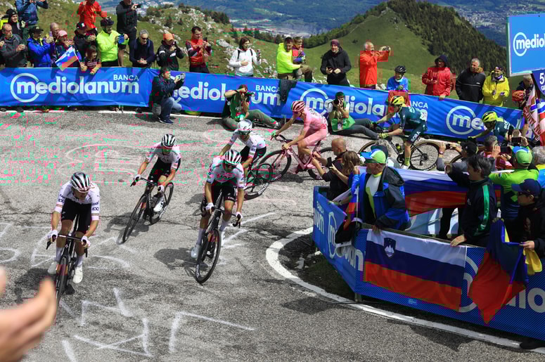 Le redki vedo, kaj je bilo treba prestati za navijanje na vrhu Monte Grappe. 