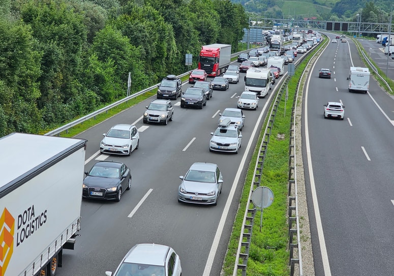 Glavna fotografija članka:(PREJELI SMO) DARS krši 72. člen Ustave RS o zagotovljenih človekovih pravicah do zdravega življenjskega okolja