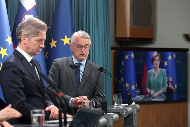 Lestvica priljubljenosti politikov ne prinaša velikih premikov.