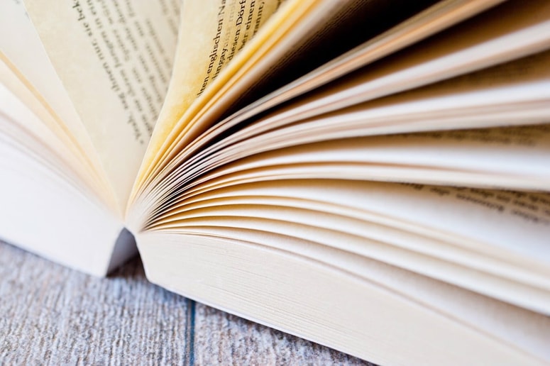 Glavna fotografija članka:Vse za klike: Beseda leta po izboru Oxforda spodbuja izbruhe jeze in besa pri občinstvu