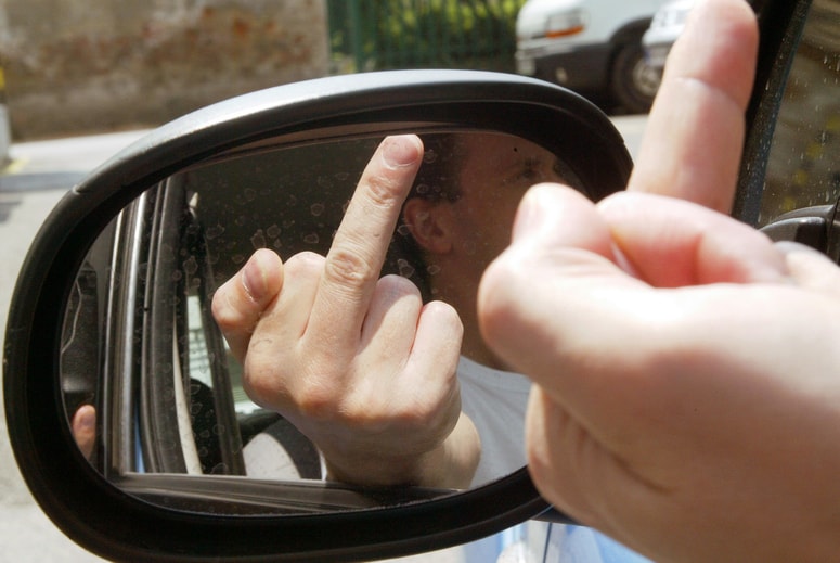 Lingvisti že dolgo opažajo, da kletvice delujejo kot nekakšen varnostni ventil za sproščanje družbenega pritiska.